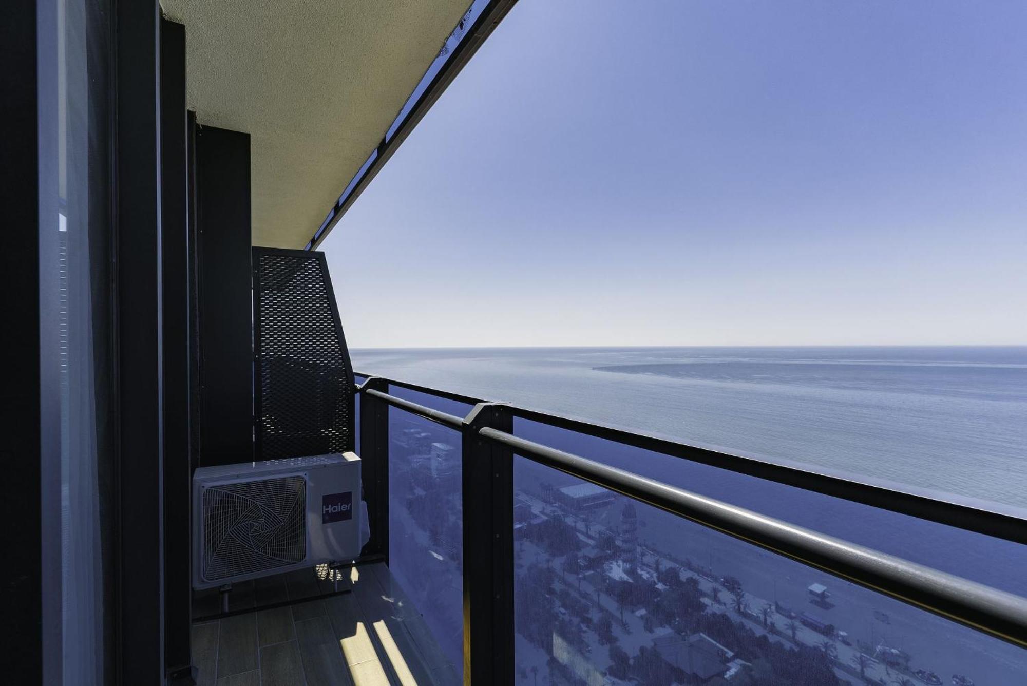 Elegance Sea View Aparthotel In Orbi City บาทูมิ ภายนอก รูปภาพ